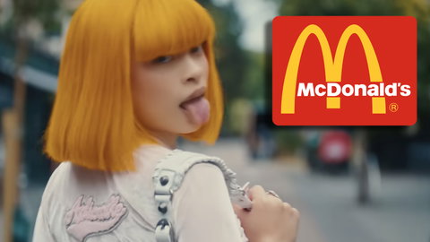 Ice Spice picchiata da una fan all’interno di un McDonald’s, il video è virale preview
