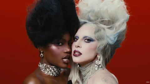 Lady Gaga e Doechii meravigliose nel video musicale di Runway preview