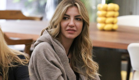 Lucia Ilardo prende un lassativo ed esagera con le dosi, gli altri si allarmano: “Lasciate il gabinetto libero” preview