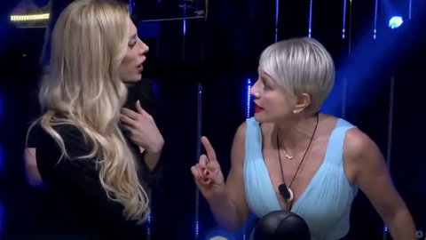 Paola Caruso e Antonella Elia arrivano quasi alle mani, Ilary Blasi costretta a intervenire preview