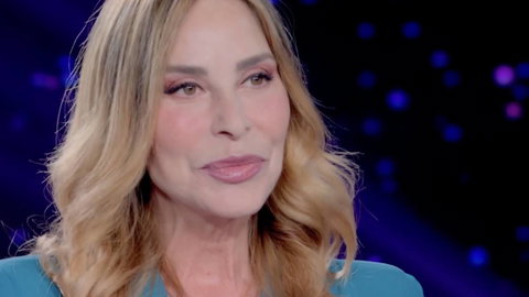 Stefania Orlando racconta per la prima volta di una molestia subita: “Devo liberarmi di questo peso” preview