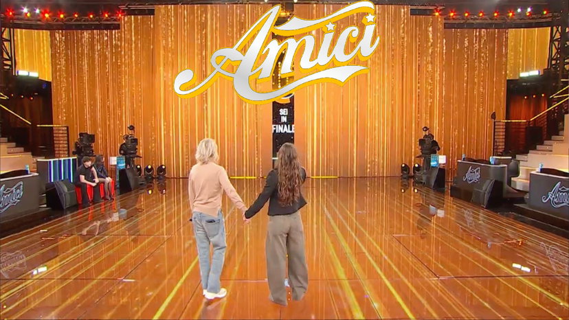 Finalisti di Amici 25, Maria interviene sul pareggio tra Lorenzo e Angie: impasse della giuria e televoto preview