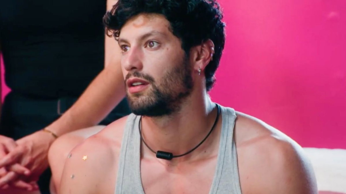 Jhonatan Mujica, dall’amore con un uomo italiano, ai flirt nei reality stranieri e a The 50 article-post