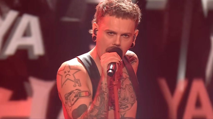 Eurovision, Jonas Lovv deve modificare l’esibizione: “È troppo spinta, rischia una multa” preview