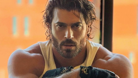 Can Yaman svela un suo difetto fisico: “Vorrei cambiare i miei piedi” preview