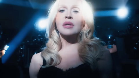 Madonna, lo stop al film, la lite con la Universal e la proposta di Netflix per una serie preview
