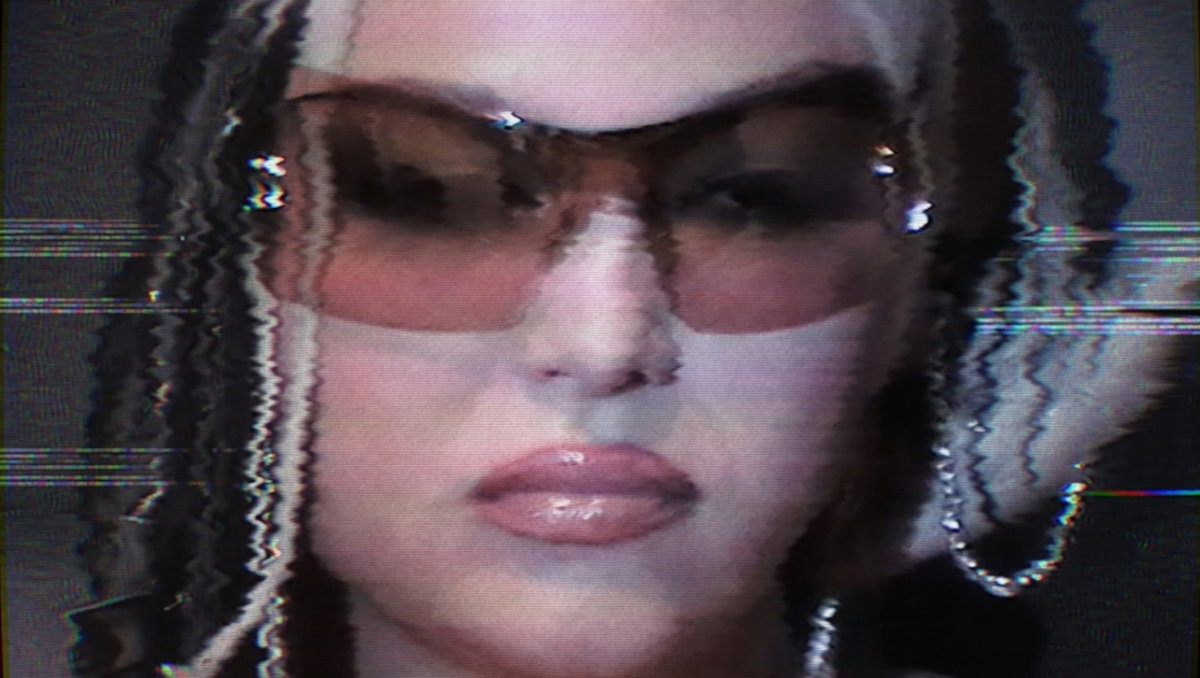 Meg Stalter: la regina del cringe che ha conquistato Netflix e la discografia con Gay e Prettiest Girl In America article-post