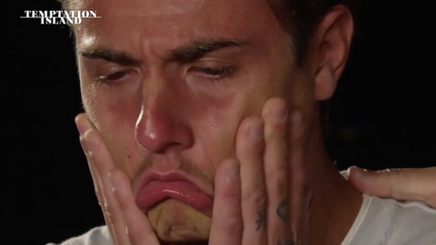 Temptation Island, Gabriele Govoni piange per Sara Palumbieri preview