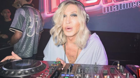 Bianca Calonghi del Botox Matinée ironizza: “Non vedo l’ora di incontrare il generale e andare nei bagni chimici” preview