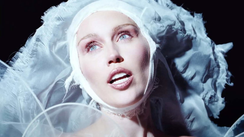 Miley Cyrus annuncia il nuovo album e svela come sarà: “Un riflesso di me” preview