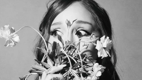 Recensioni negative per Petal di Ariana Grande: voti e critiche preview