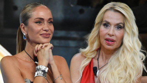 Federica Morello sparla di Valeria Marini: “6 kg di filler, ha le labbra pendenti” preview