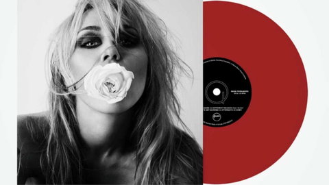 Bass Persuades di Miley, copie vendute al debutto e prima posizione in classifica preview