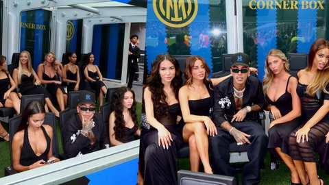 Polemica per Sfera Ebbasta e le dieci ragazze allo stadio. Una di loro: “Solo lavoro” preview