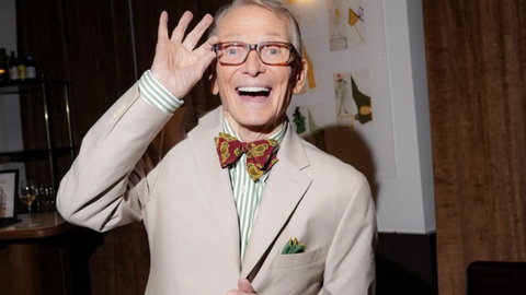 È morto lo stilista e genio Bob Mackie. Ha vestito anche Diana Ross, Cher e RuPaul preview