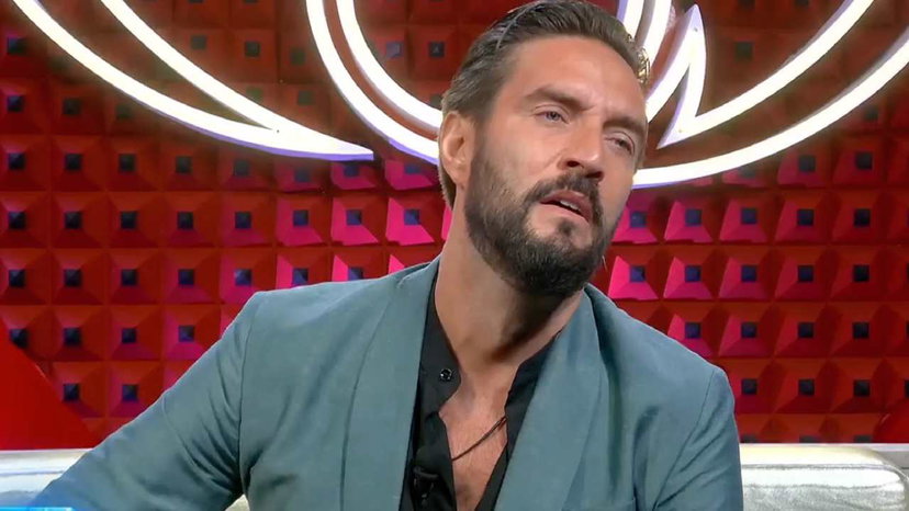 GF Vip, Alex Belli si lamenta degli autori: “Potrei ribaltare la Casa e faccio il badante di Valeria Marini” preview