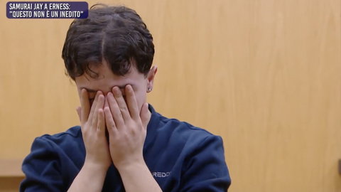 Amici 26, Erness porta un plagio e Samurai Jay lo smaschera: il pianto a dirotto preview