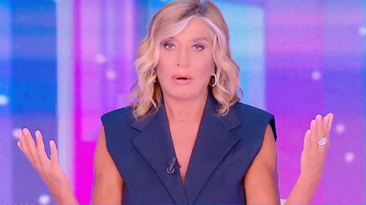 Myrta Merlino sul possibile ritorno a La7 e su Pier Silvio e Marina Berlusconi: “Vivono in un mondo dorato” article-post