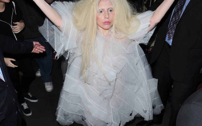 LADY GAGA ARRIVING IN LONDON