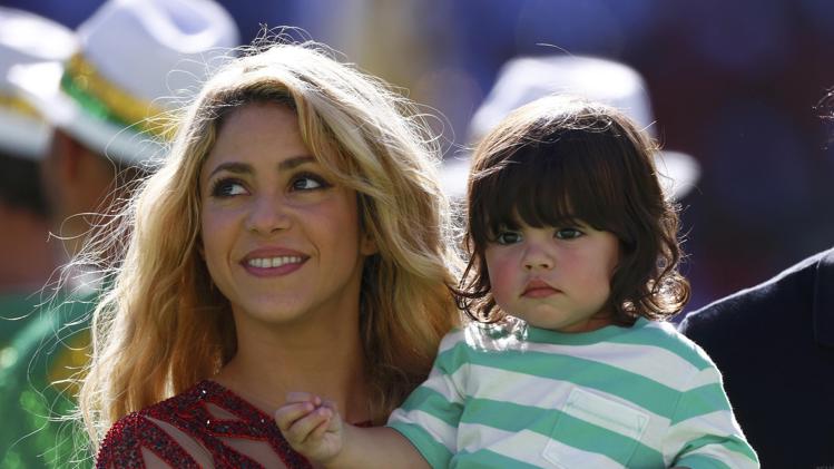 shakira milan incinta pregnant record facebook