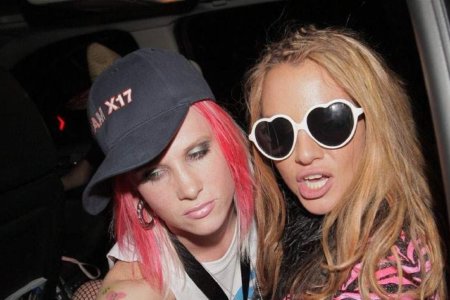 Britney_Halloween_cat_costume_2