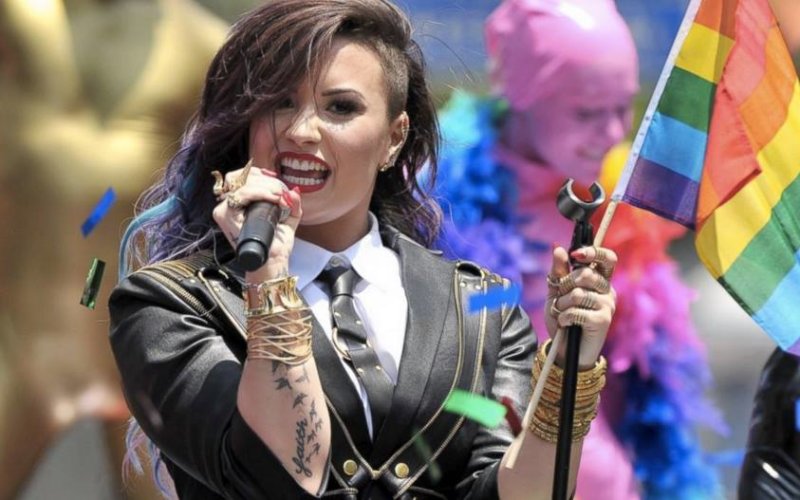demi-lovato-gay-glaad-awards