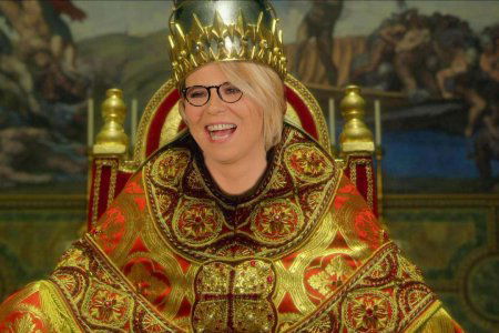 the-young-pope-maria-de-filippi
