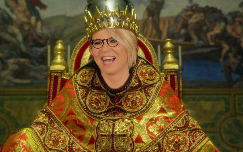 the-young-pope-maria-de-filippi