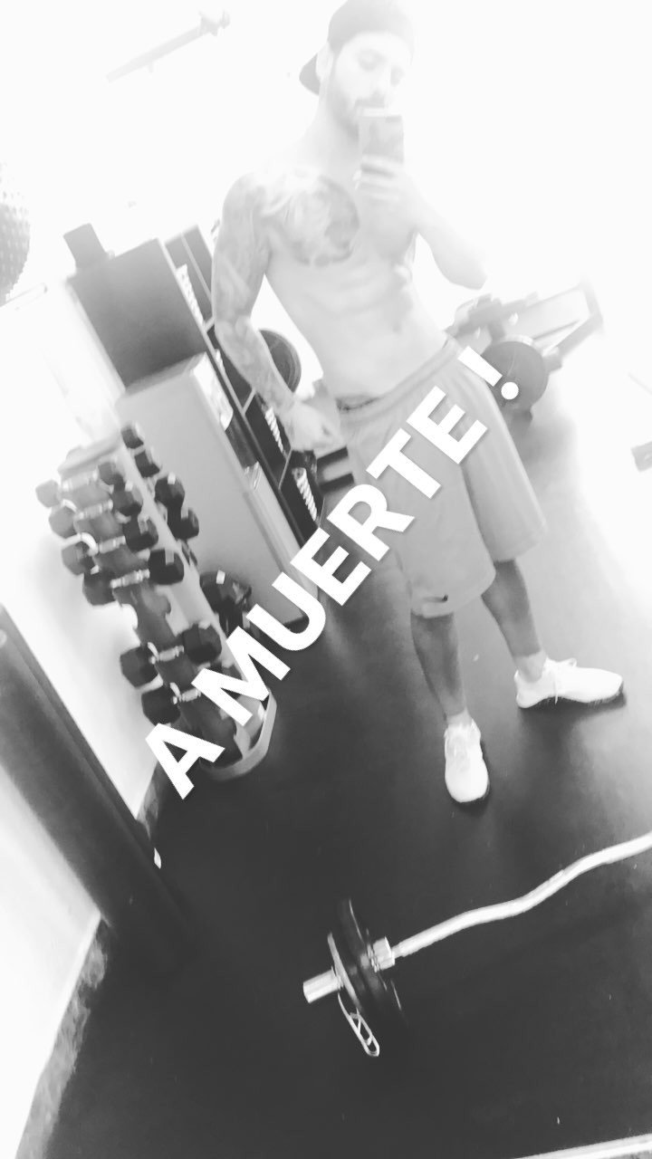Maluma selfie after gym (2)
