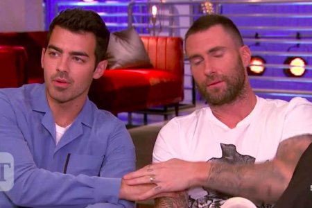 joe-jonas-adam-levine