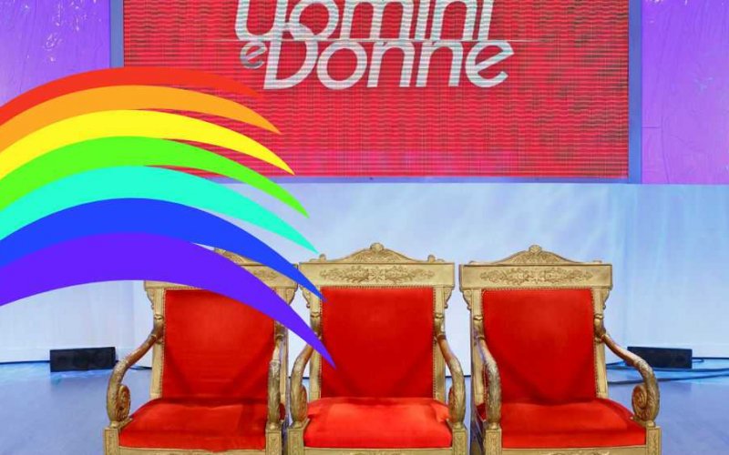 uomini-e-donne-poltrone-rosse-troni-gay