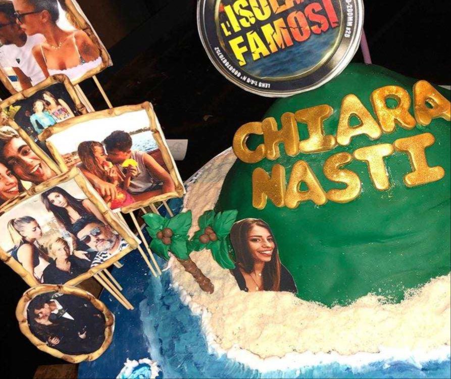 Chiara Nasti Isola dei Famosi torta party (3)