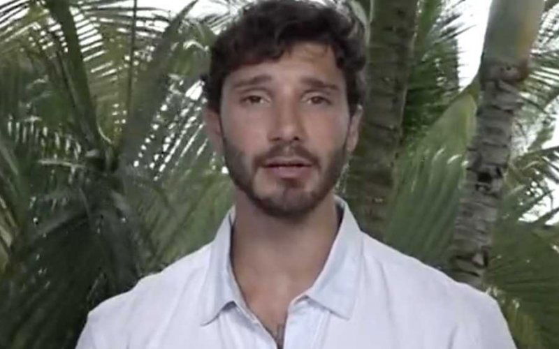 stefano de martino isola inviato