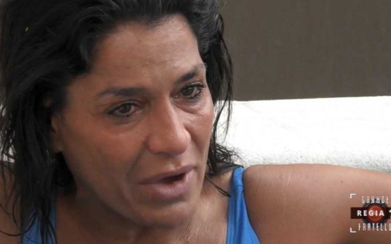 Aida Nizar piange