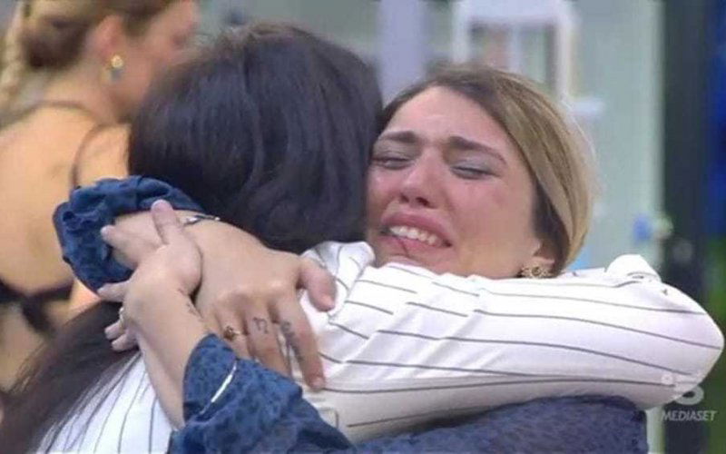 Veronica Satti Piange Grande Fratello