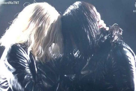 christina aguilera demi lovato video billboard music awards