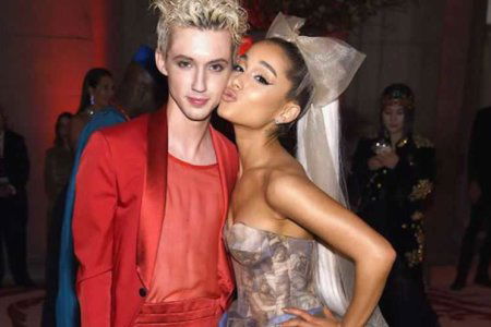 Troye Sivan e Ariana Grande