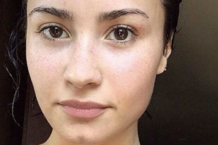 demi lovato ospedale vita amici condizioni