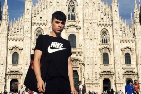 ragazzo gay omofobia milano poste