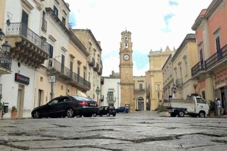 casarano lecce omofobia gay affitti
