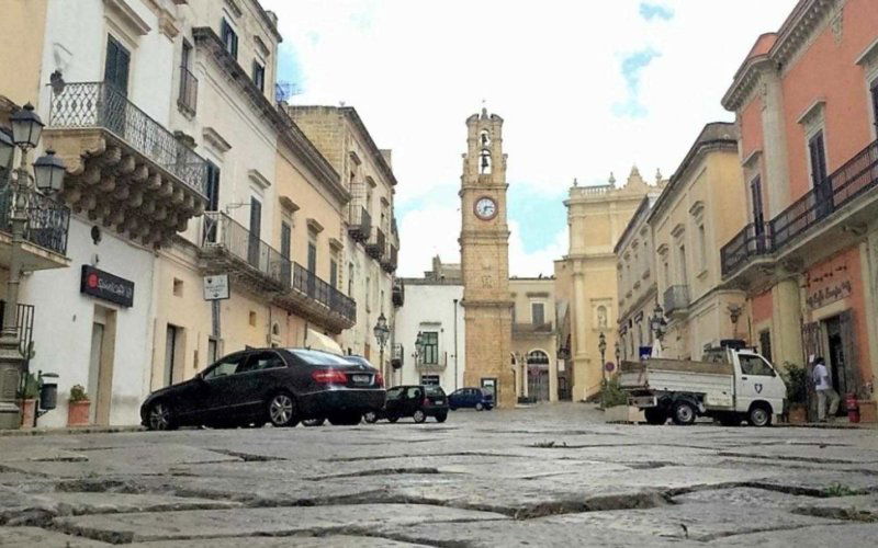 casarano lecce omofobia gay affitti