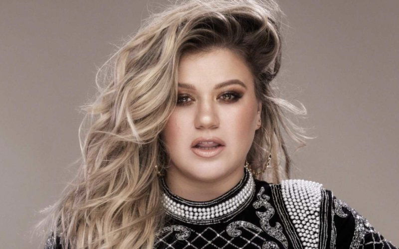 kelly clarkson lgbt gay wedding