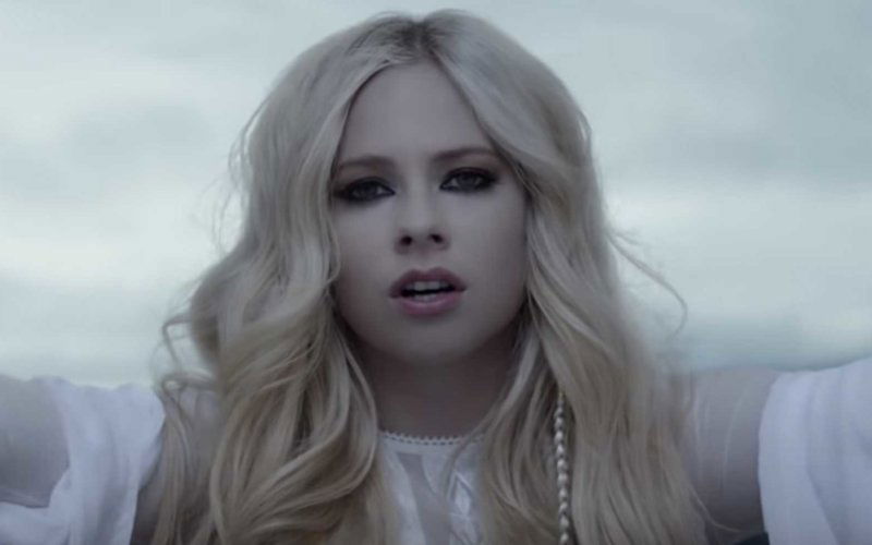 avril lavigne video head above water