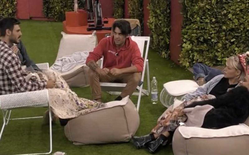 I concorrenti del Grande Fratello Vip parlano delle dinamiche.