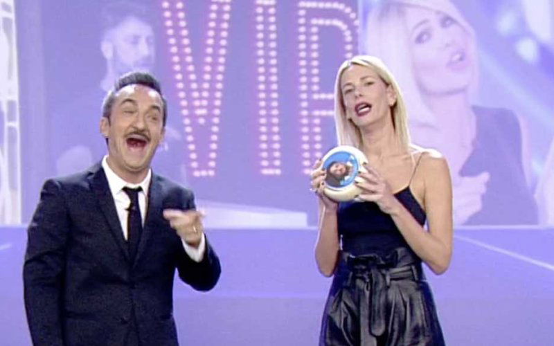 alessia marcuzzi corona ilary blasi nicola