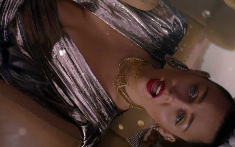 miley cyrus nothing breaks like heart video mark ronson