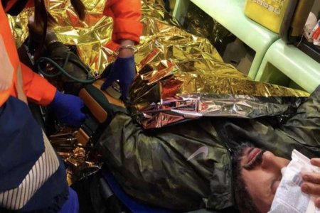 fabrizio corona aggredito spacciatori bosco ambulanza social