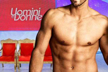 tronista uomini e donne spogliarellista ragazzo tronista