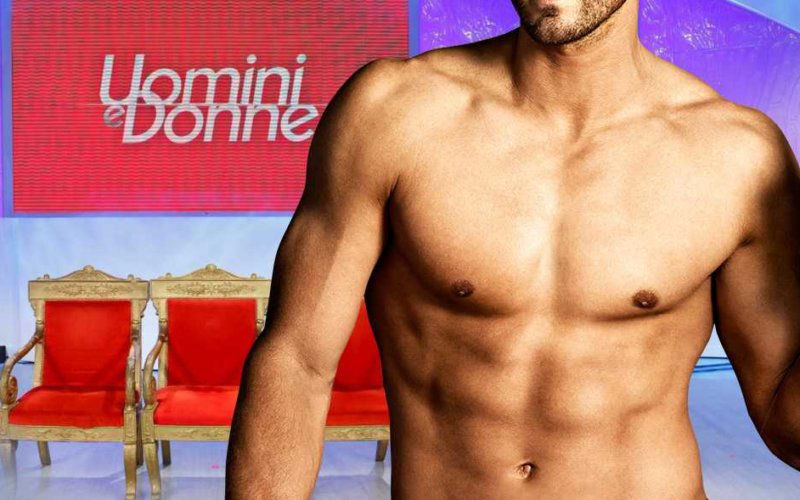 tronista uomini e donne spogliarellista ragazzo tronista