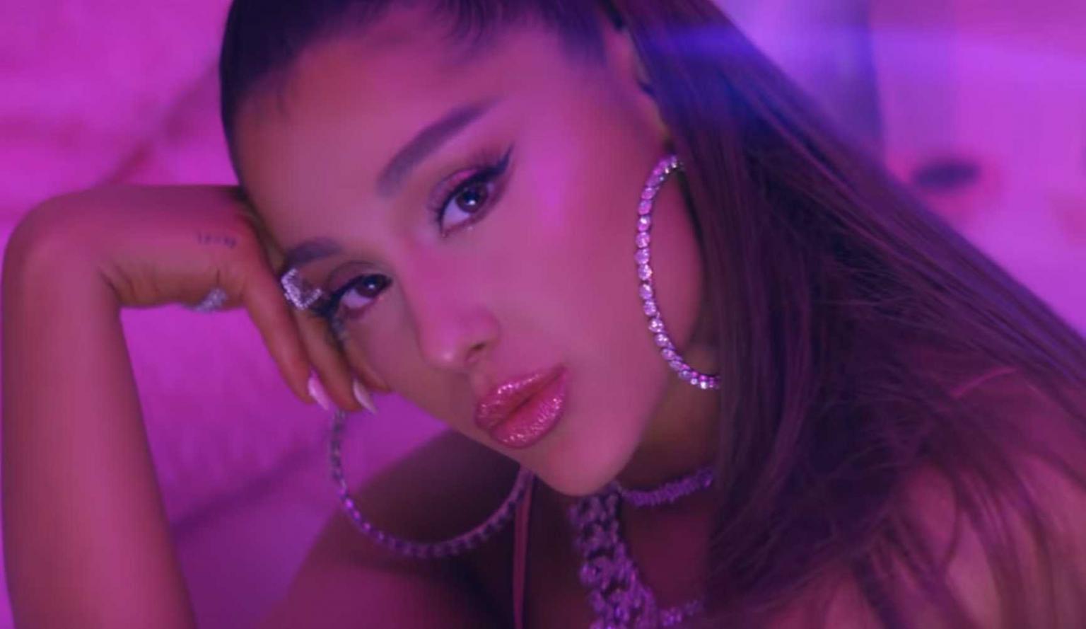 Ariana Grande cover e tracklist del nuovo album BitchyF